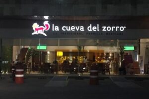 Restaurant pollería la cueva del zorro